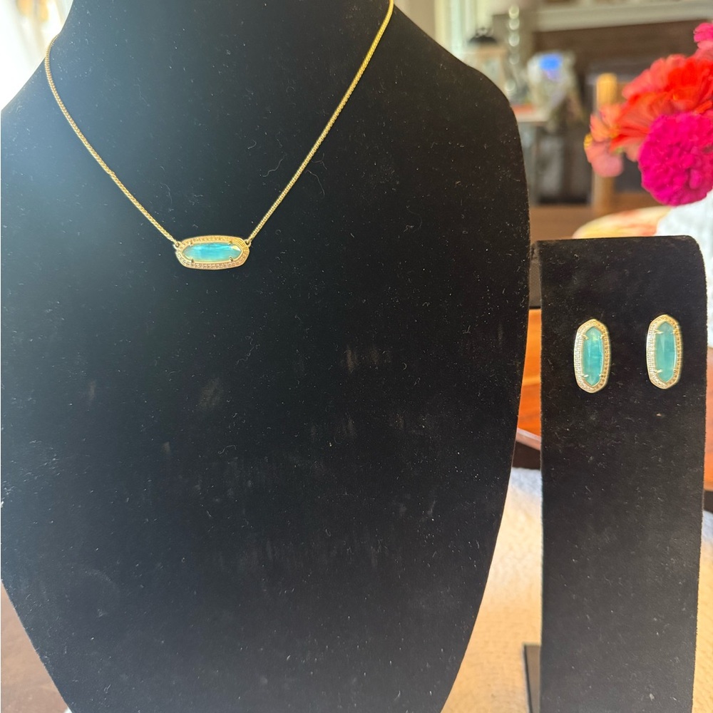 Kendra Scott Blue and Gold Necklace with Turquoise Elegance
